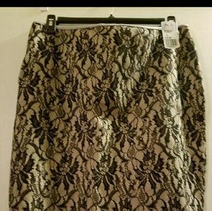 Lace pattern skirt